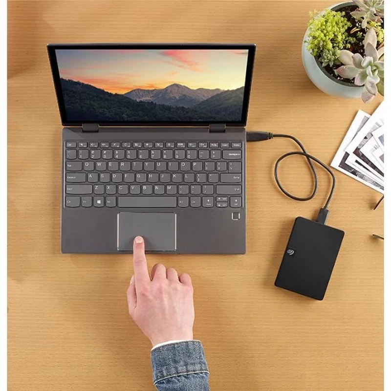 هارد اکسترنال 1 ترابایت سیگیت مدل Expansion، استاندارد ارتباطی USB 3.0، رابط کابل USB Type-A، سرعت چرخش 5400 دور در دقیقه، مقاوم در برابر خط و خش